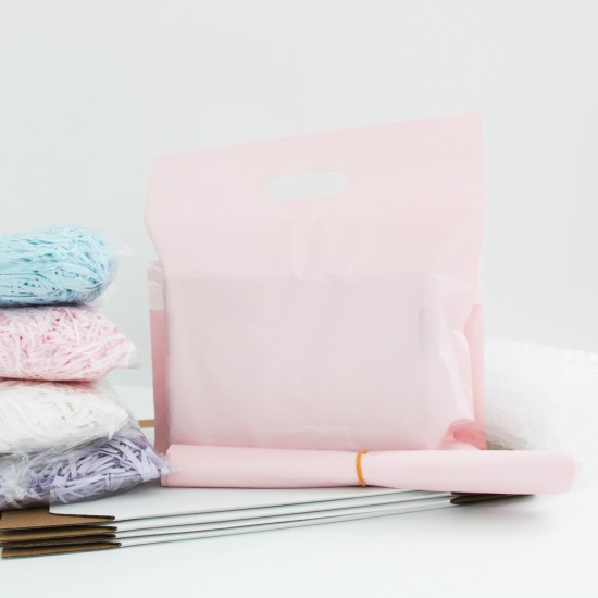 Packing and shipping set: boxes 19×18×7 cm (5 pcs), bubble wrap 1 m, courier bags (5 pcs), paper filler (2 packs)