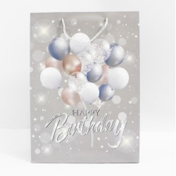 Dāvanu maisiņš ar "Happy Birthday" apdruku un virves rokturiem, 31×41×12 cm, 1 gab. Dāvanu maisiņš ar "Happy Birthday" apdruku un virves rokturiem, 31×41×12 cm, 1 gab.