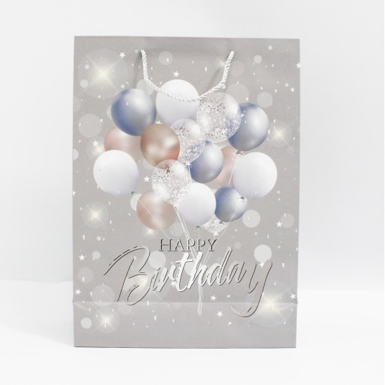 Dāvanu maisiņš ar "Happy Birthday" apdruku un virves rokturiem, 31×41×12 cm, 1 gab. Dāvanu maisiņš ar "Happy Birthday" apdruku un virves rokturiem, 31×41×12 cm, 1 gab.