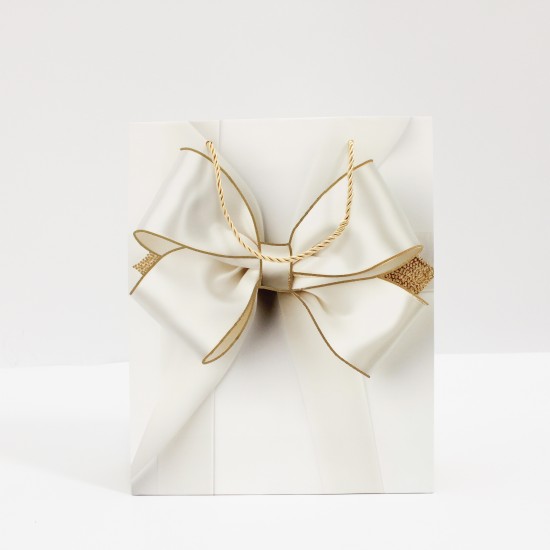 Dāvanu maisiņš ar satīna lentes apdruku un auklu rokturiem 26×32×10 cm, 1 gab.