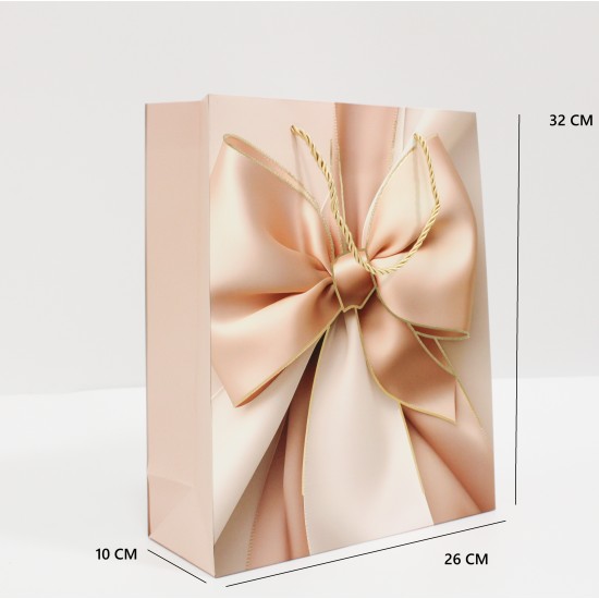 Dāvanu maisiņš ar satīna lentes apdruku un auklu rokturiem 26×32×10 cm, 1 gab.