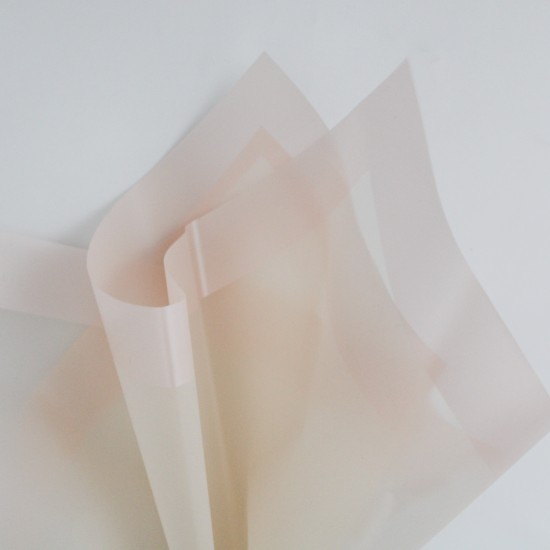 Carta impermeabile per fiori ROMANTIC – beige delicato, 58 × 58 cm (20 fogli)